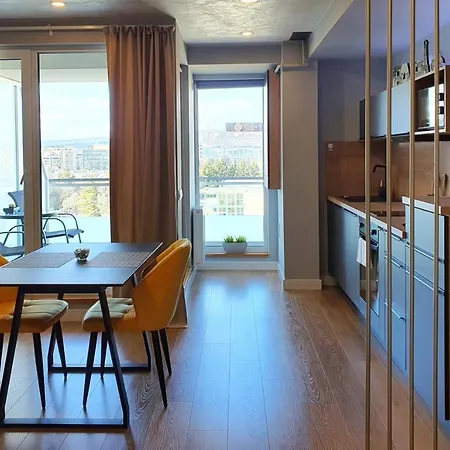 Eriss - Ozone Building Apartment